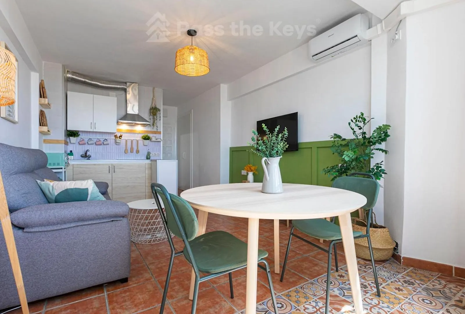Pass The Keys Cozy Studio In Heart Of Nueva Andalucia 马尔韦利亚 公寓