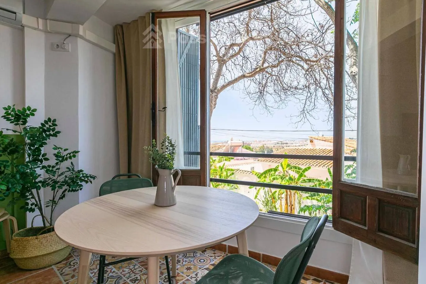Pass The Keys Cozy Studio In Heart Of Nueva Andalucia Marbella Spain